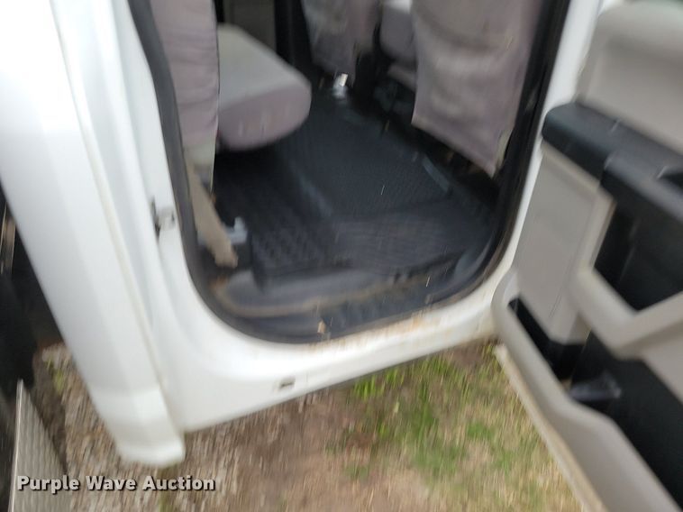 image for item DR8004 2018 Ford F450 Super Duty XL Crew Cab flatbed truck