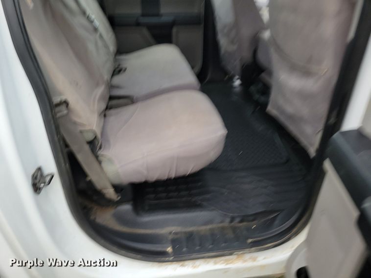 image for item DR8004 2018 Ford F450 Super Duty XL Crew Cab flatbed truck