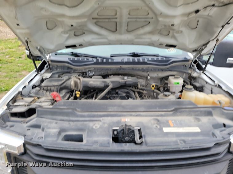 image for item DR8004 2018 Ford F450 Super Duty XL Crew Cab flatbed truck