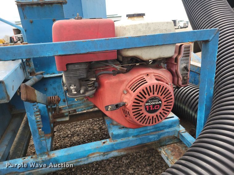 image for item DR8007 Straw blower