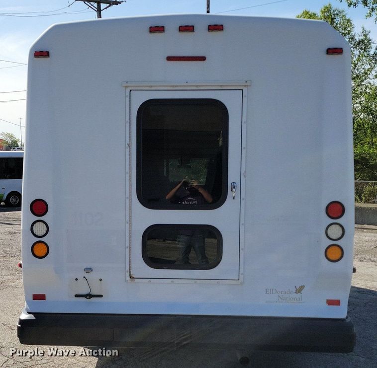 image for item DR8033 2010 Eldorado Aerotech Ford 240 shuttle bus