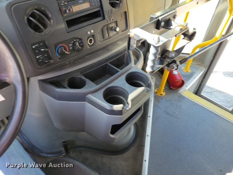 image for item DR8033 2010 Eldorado Aerotech Ford 240 shuttle bus