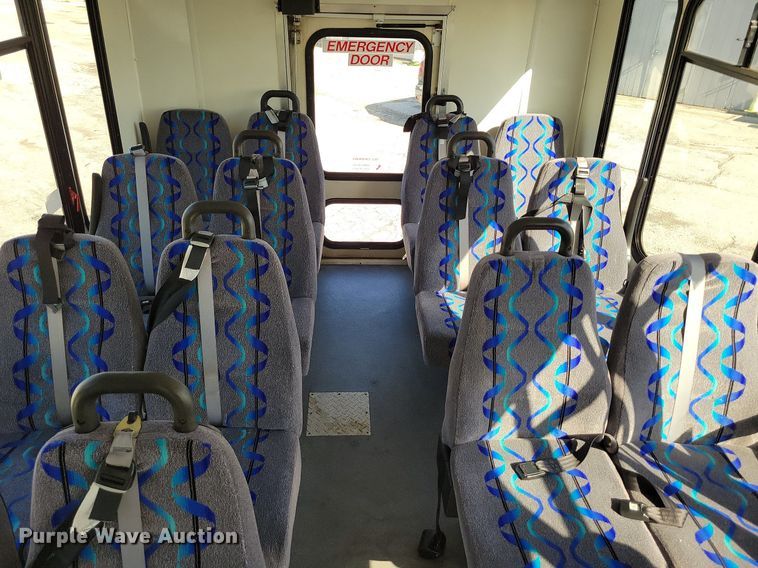 image for item DR8033 2010 Eldorado Aerotech Ford 240 shuttle bus