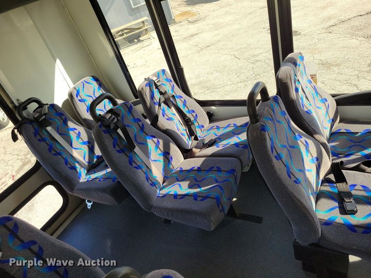 image for item DR8033 2010 Eldorado Aerotech Ford 240 shuttle bus