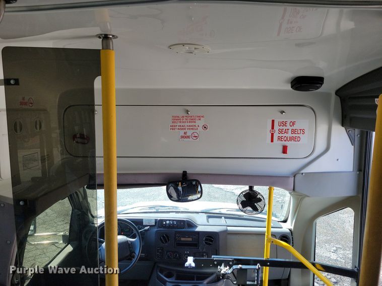 image for item DR8033 2010 Eldorado Aerotech Ford 240 shuttle bus