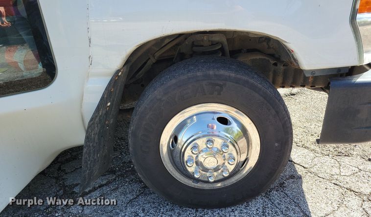 image for item DR8033 2010 Eldorado Aerotech Ford 240 shuttle bus