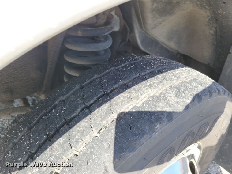 image for item DR8033 2010 Eldorado Aerotech Ford 240 shuttle bus