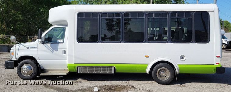 image for item DR8034 2011 Eldorado Aerotech Ford 240 shuttle bus