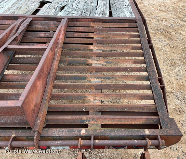 image for item DS2961 1994 Texas Bragg Enterprises 31+5TDGN equipment trailer