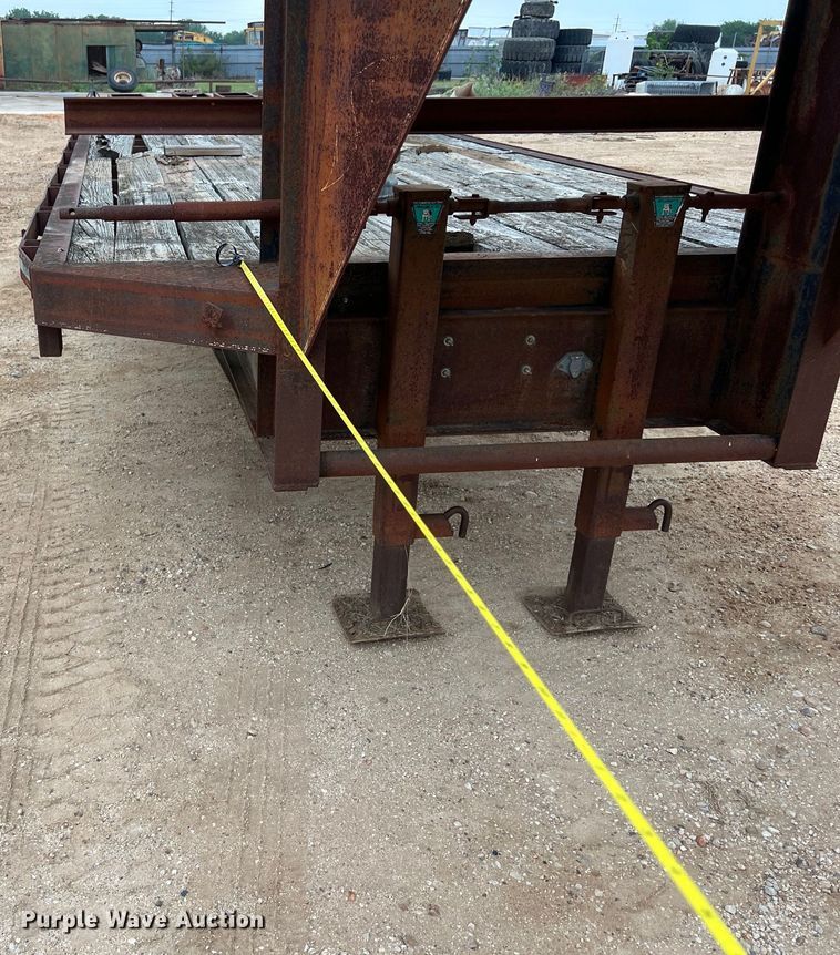 image for item DS2961 1994 Texas Bragg Enterprises 31+5TDGN equipment trailer