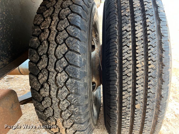 image for item DS2961 1994 Texas Bragg Enterprises 31+5TDGN equipment trailer