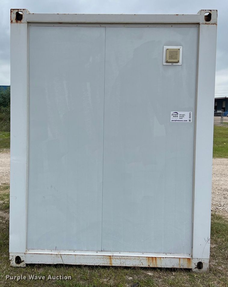 image for item DS2975 XDF Deluxe portable restroom