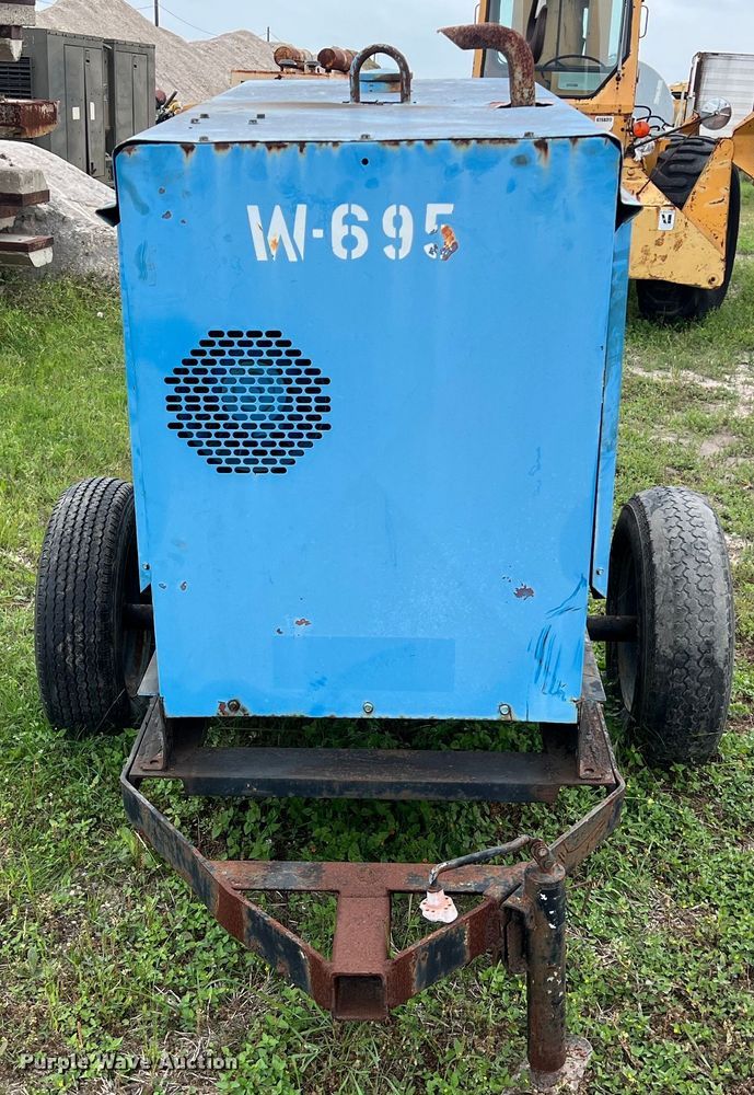 image for item DS2980 Miller Big Blue 400D welder/generator