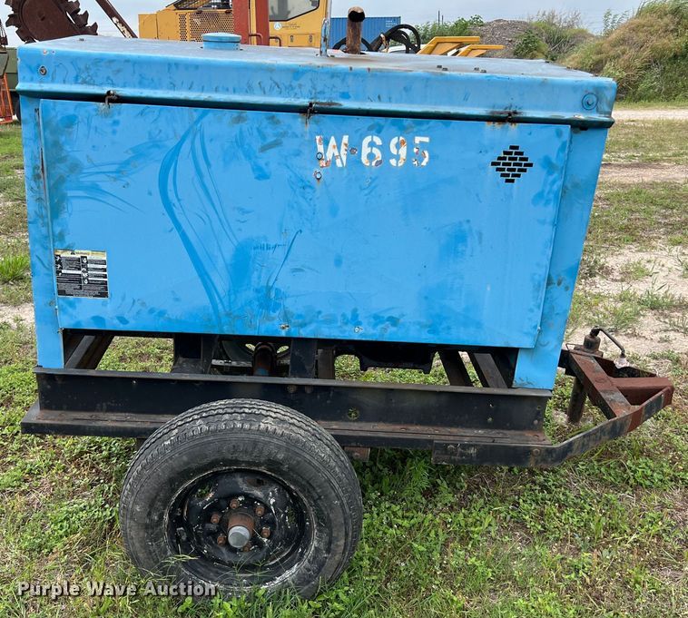 image for item DS2980 Miller Big Blue 400D welder/generator