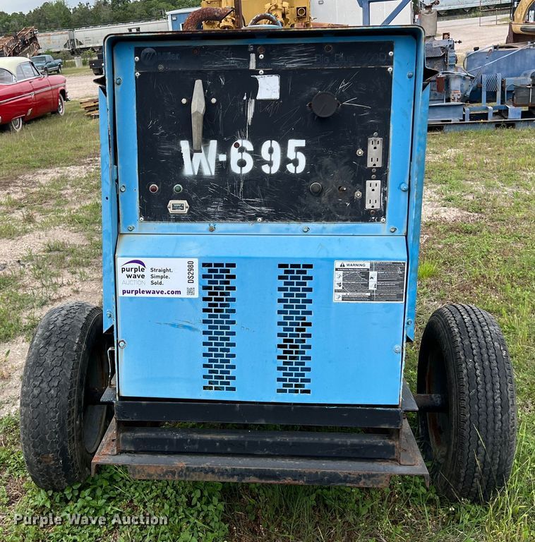 image for item DS2980 Miller Big Blue 400D welder/generator