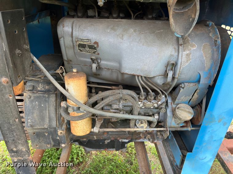 image for item DS2980 Miller Big Blue 400D welder/generator