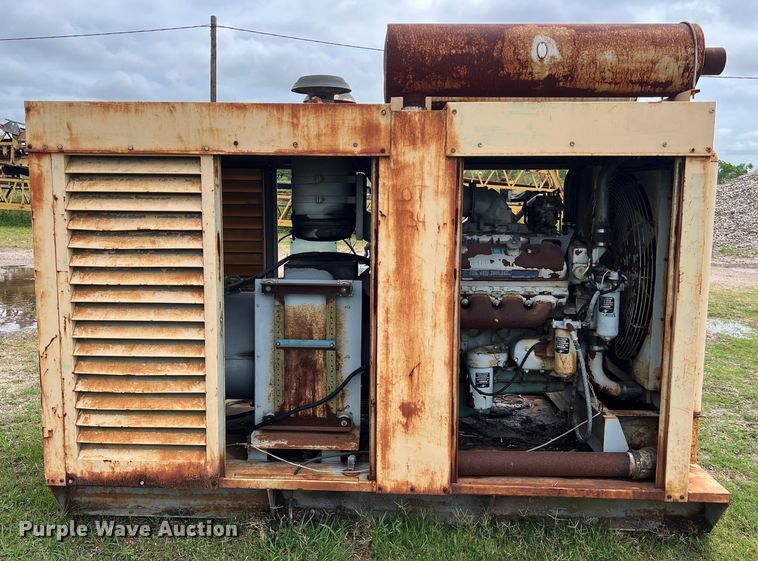 image for item DS2990 Stewart & Stevenson  8V-GD-160 generator