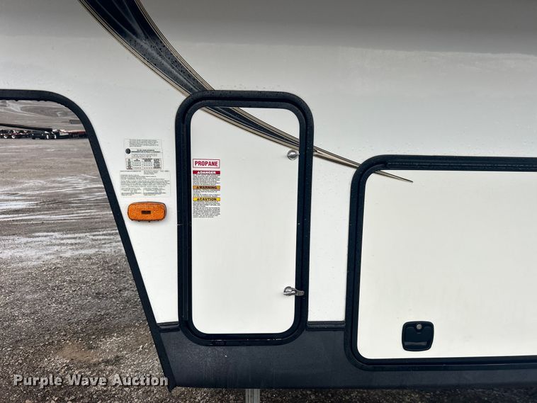 image for item EG1281 2015 Keystone RV Co. Denali camper