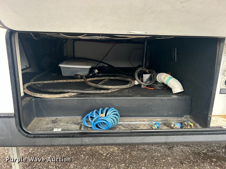 image for item EG1281 2015 Keystone RV Co. Denali camper