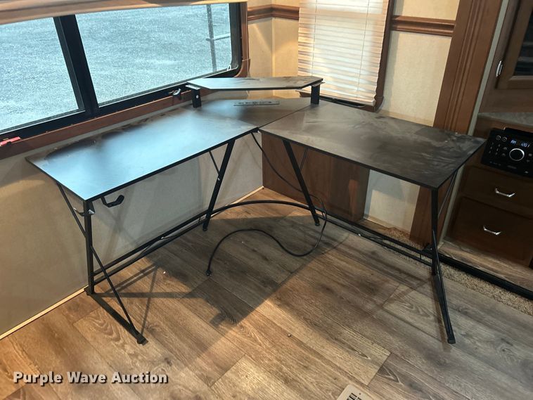 image for item EG1281 2015 Keystone RV Co. Denali camper