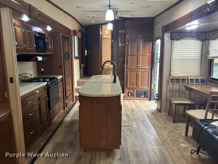 image for item EG1281 2015 Keystone RV Co. Denali camper