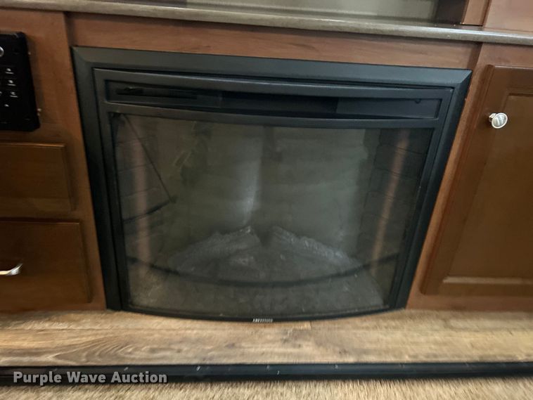 image for item EG1281 2015 Keystone RV Co. Denali camper