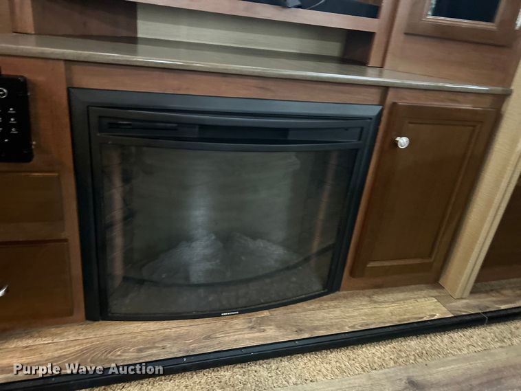 image for item EG1281 2015 Keystone RV Co. Denali camper