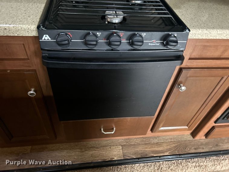 image for item EG1281 2015 Keystone RV Co. Denali camper