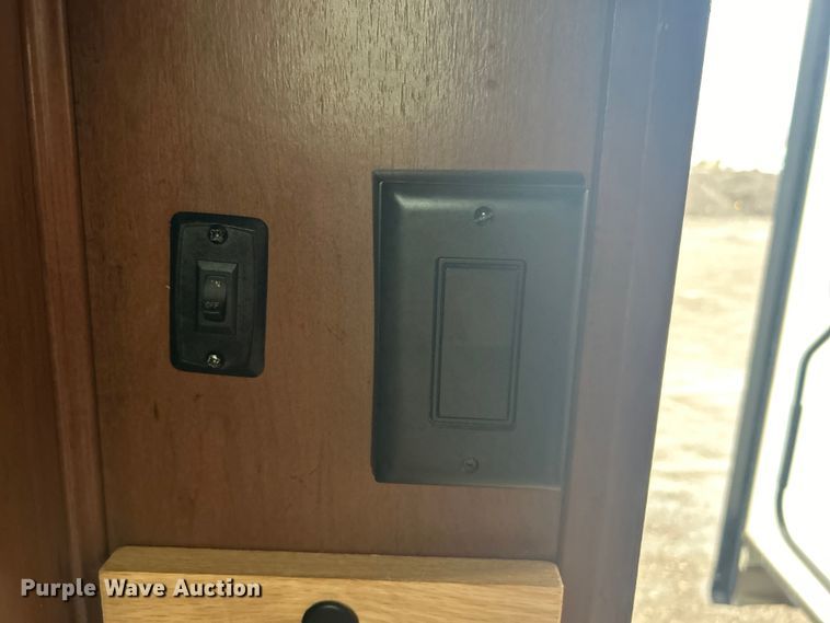 image for item EG1281 2015 Keystone RV Co. Denali camper