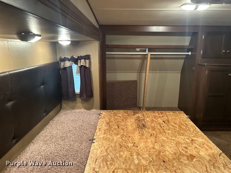 image for item EG1281 2015 Keystone RV Co. Denali camper