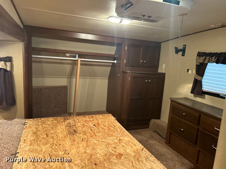 image for item EG1281 2015 Keystone RV Co. Denali camper