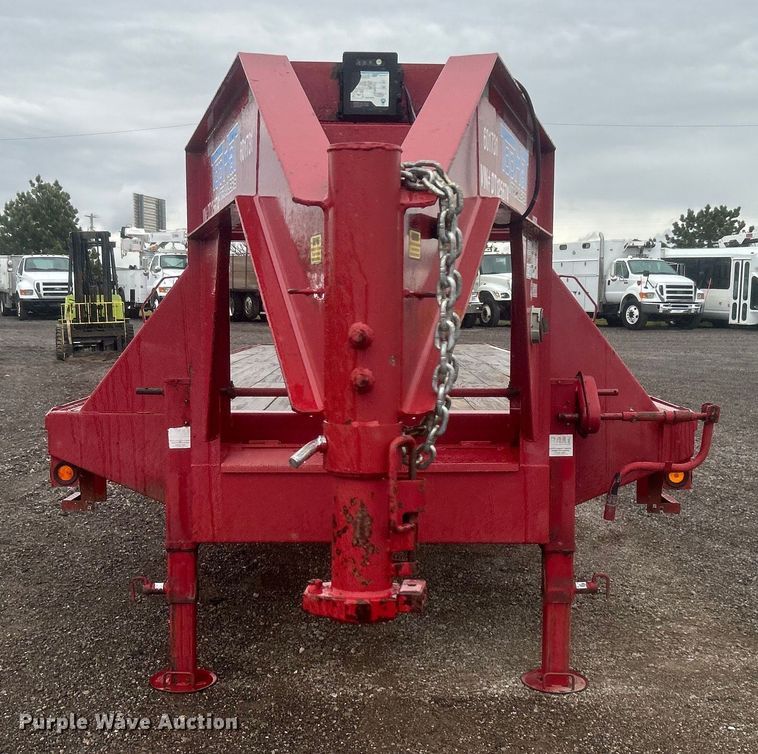 image for item EG1433 2013 Top Hat Industries, Inc. OTWG26X8.5-22.5E-F equipment trailer