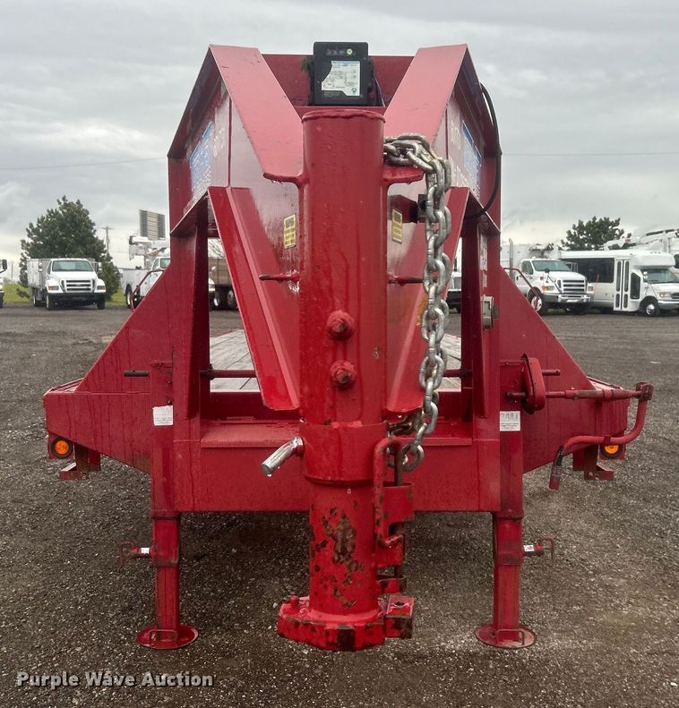 image for item EG1433 2013 Top Hat Industries, Inc. OTWG26X8.5-22.5E-F equipment trailer