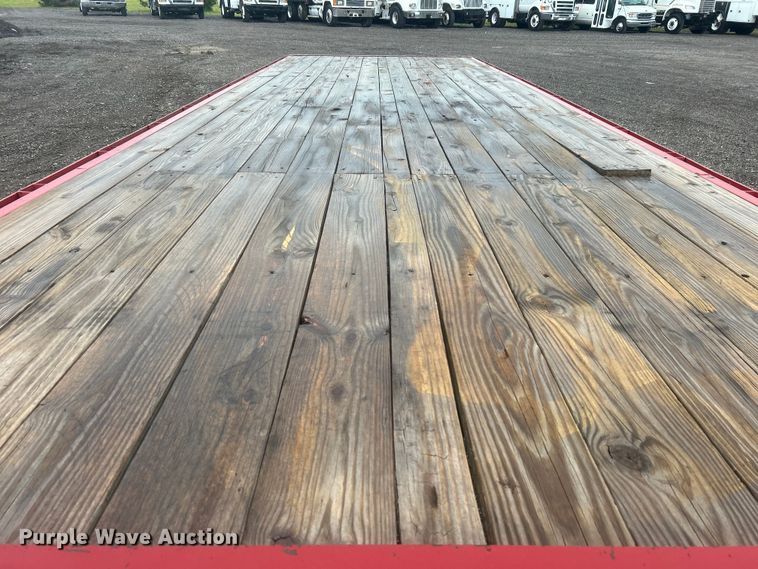 image for item EG1433 2013 Top Hat Industries, Inc. OTWG26X8.5-22.5E-F equipment trailer