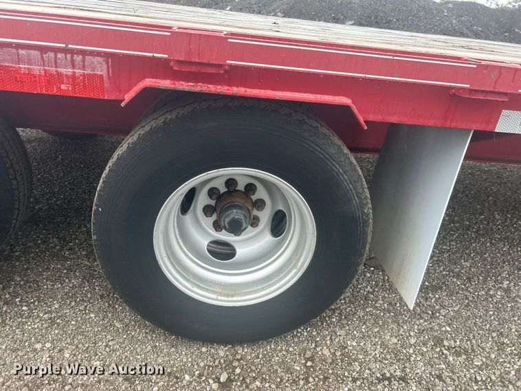 image for item EG1433 2013 Top Hat Industries, Inc. OTWG26X8.5-22.5E-F equipment trailer