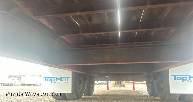 image for item EG1433 2013 Top Hat Industries, Inc. OTWG26X8.5-22.5E-F equipment trailer
