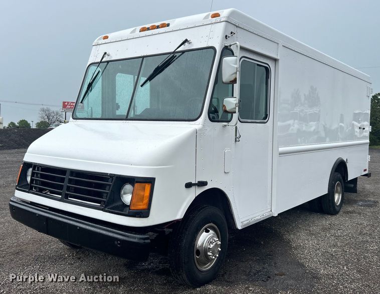image for item EG1437 2000 Workhorse P30 delivery van