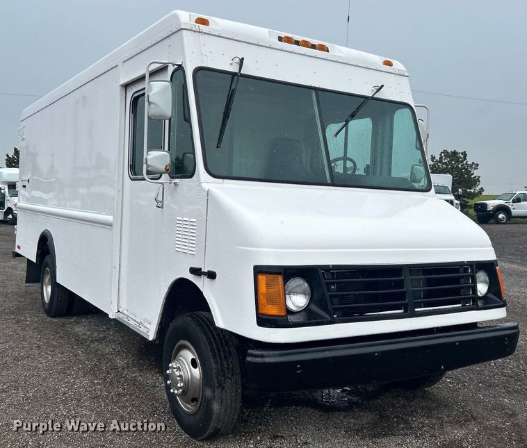 image for item EG1437 2000 Workhorse P30 delivery van