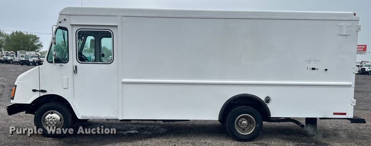 image for item EG1437 2000 Workhorse P30 delivery van
