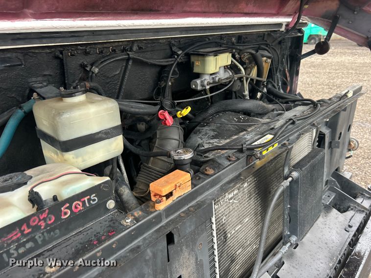 image for item EG1437 2000 Workhorse P30 delivery van