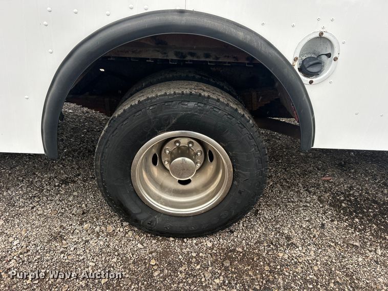 image for item EG1437 2000 Workhorse P30 delivery van