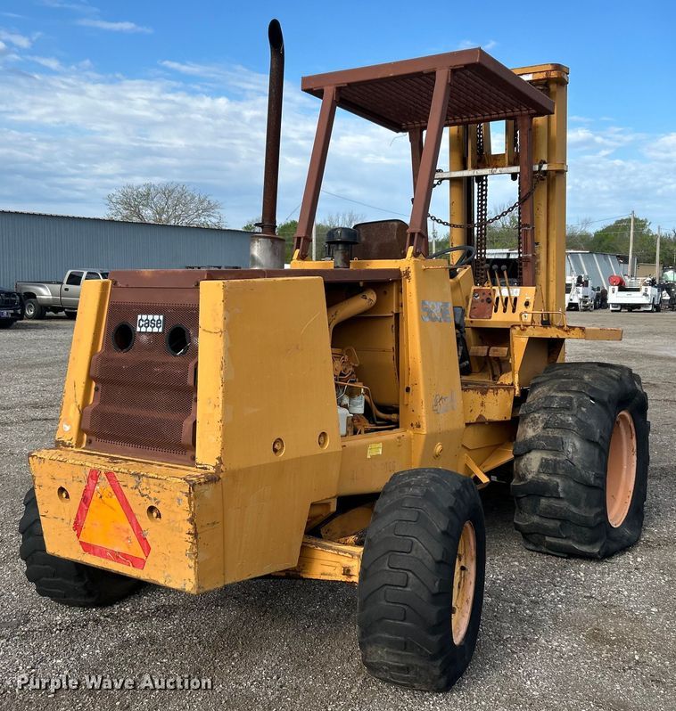 image for item EG1440 1989 Case 585E forklift