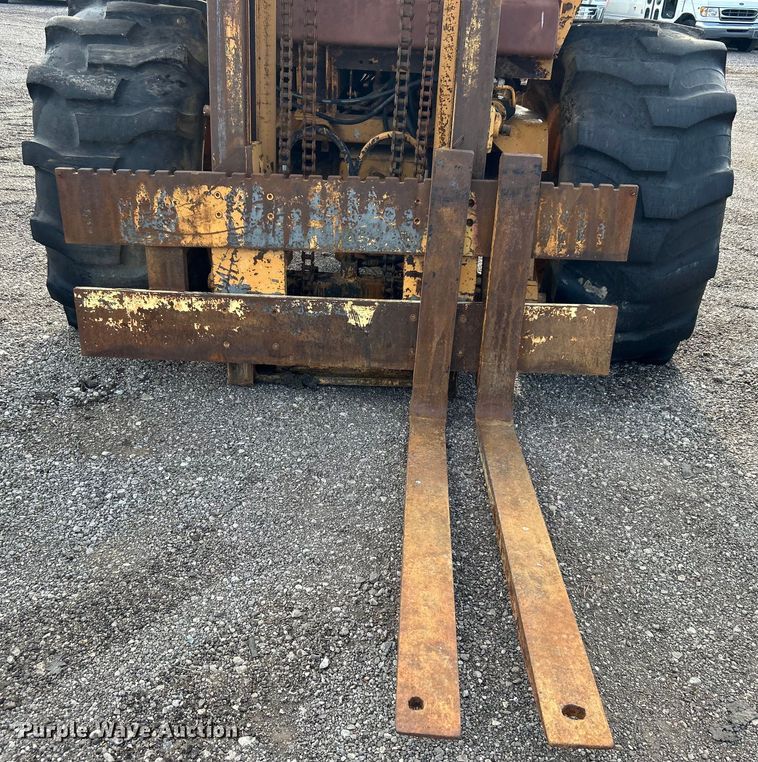 image for item EG1440 1989 Case 585E forklift