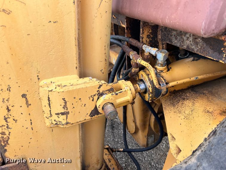 image for item EG1440 1989 Case 585E forklift