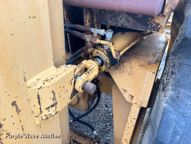 image for item EG1440 1989 Case 585E forklift