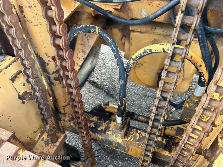 image for item EG1440 1989 Case 585E forklift