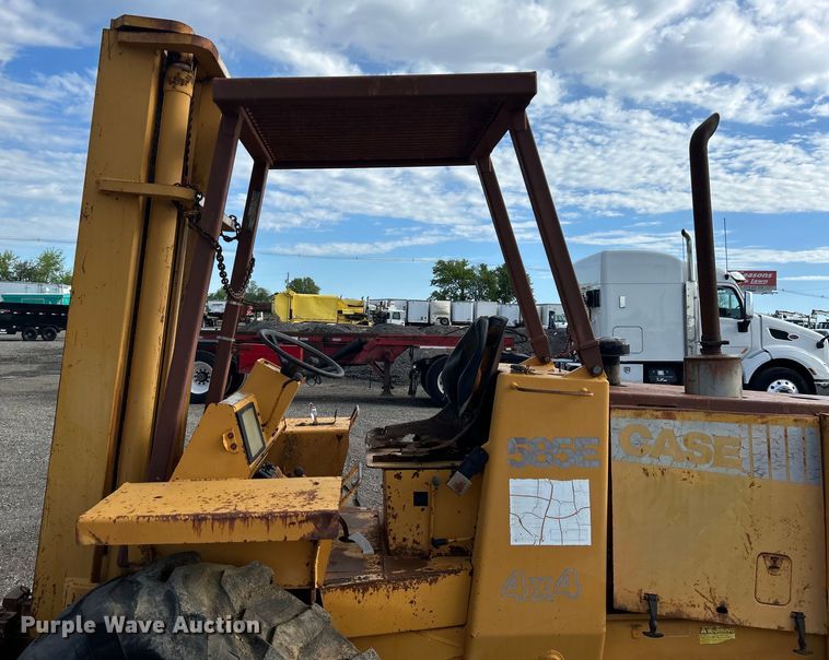 image for item EG1440 1989 Case 585E forklift