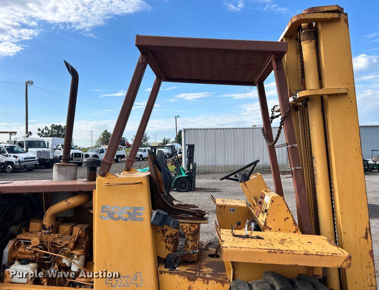 image for item EG1440 1989 Case 585E forklift