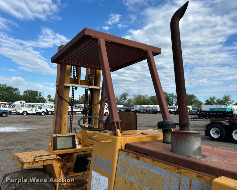 image for item EG1440 1989 Case 585E forklift