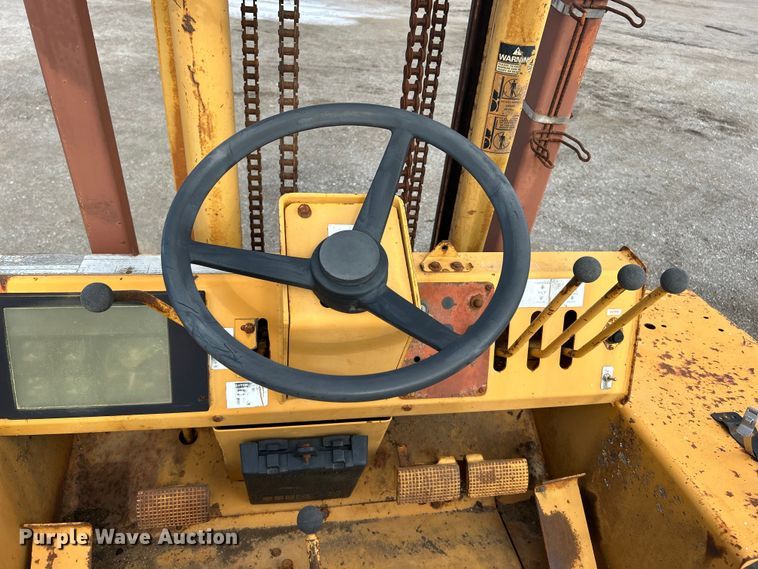 image for item EG1440 1989 Case 585E forklift